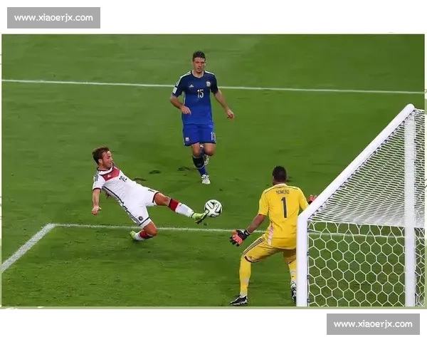 经典进球回顾与球场传奇瞬间再现精彩瞬间分析